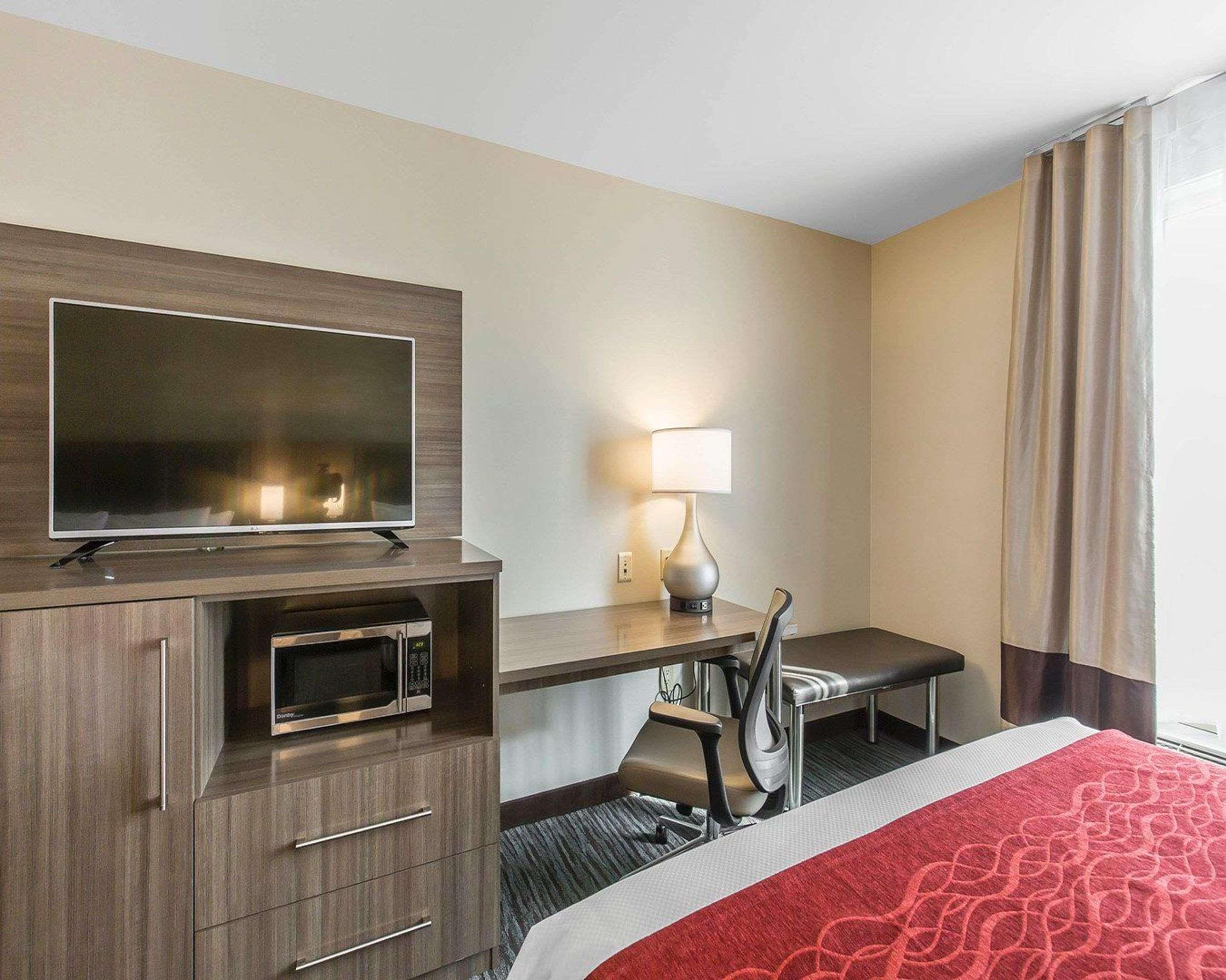 Comfort Inn & Suites Airport North YYC Eksteriør billede