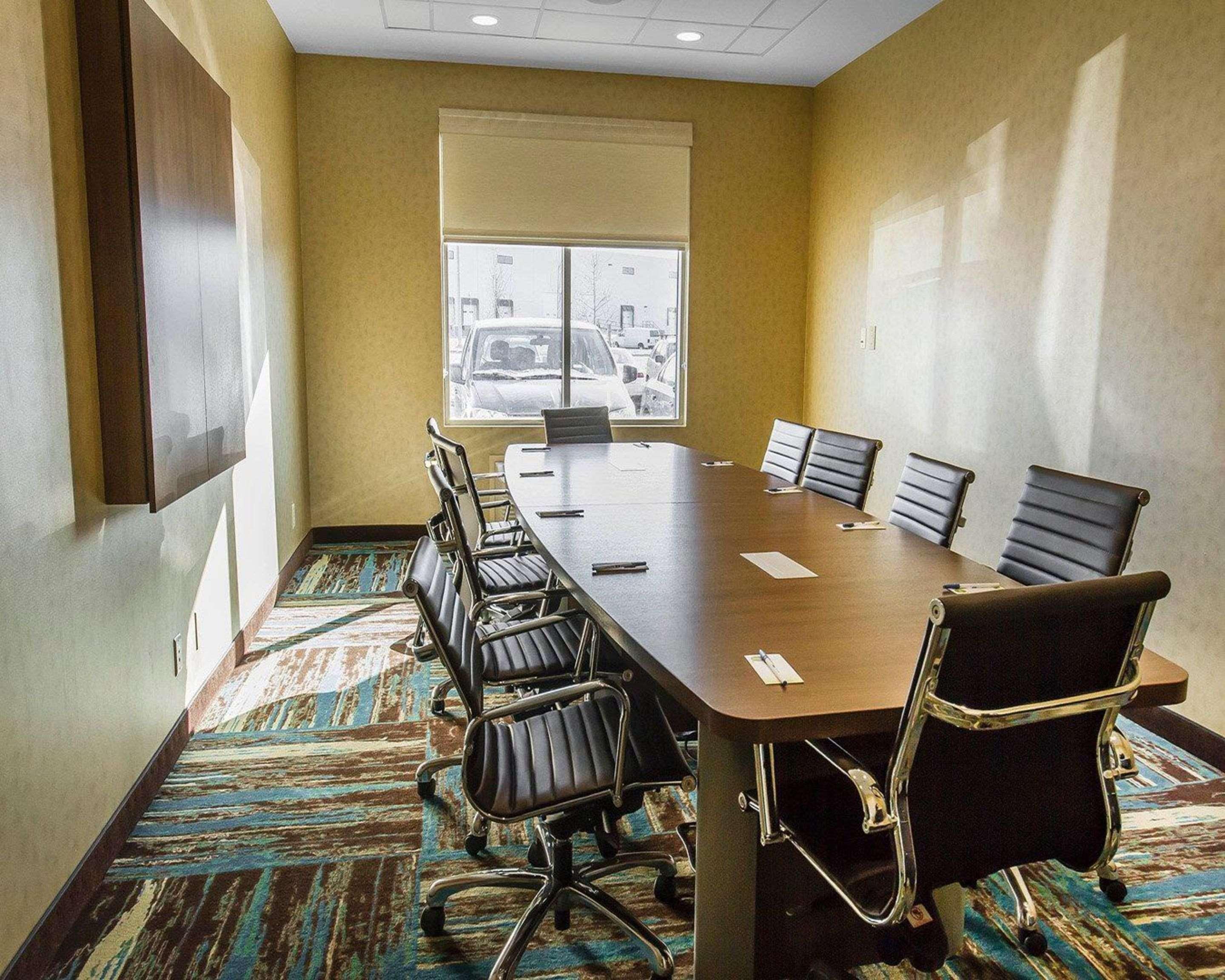 Comfort Inn & Suites Airport North YYC Eksteriør billede