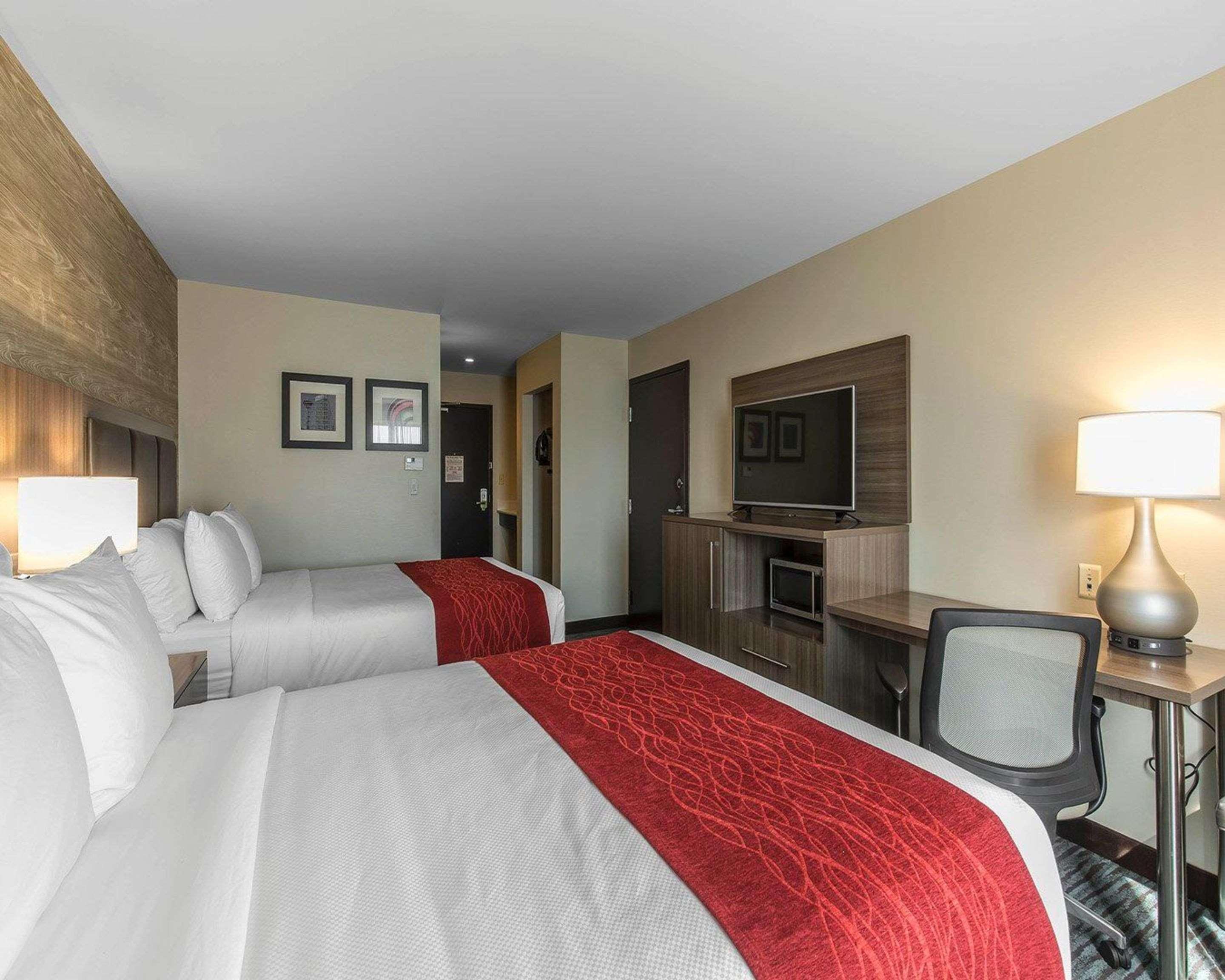 Comfort Inn & Suites Airport North YYC Eksteriør billede