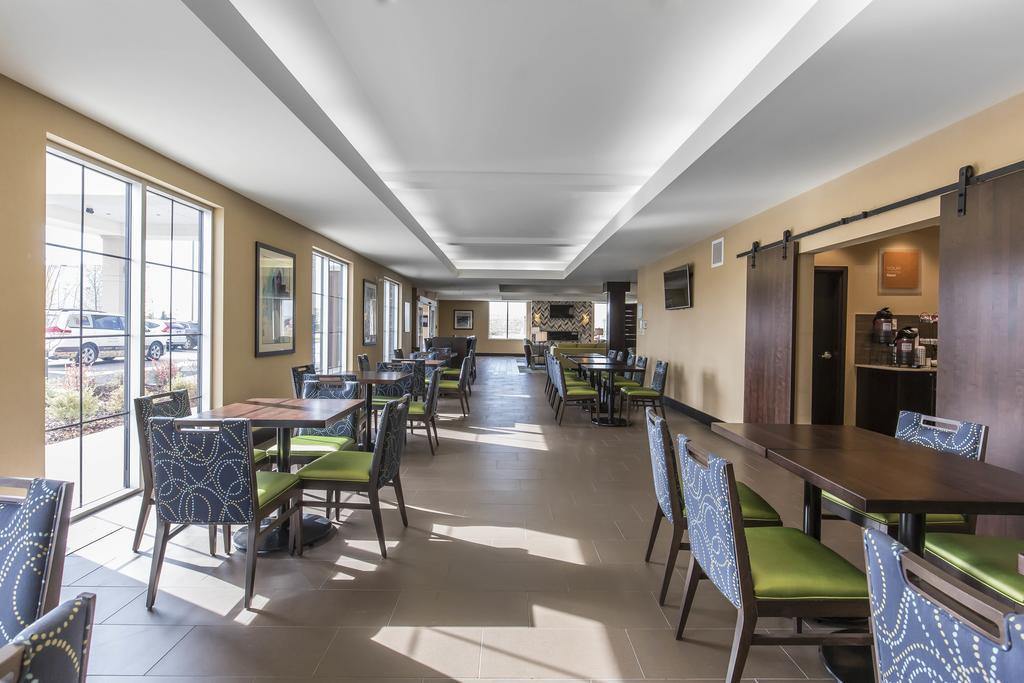 Comfort Inn & Suites Airport North YYC Eksteriør billede