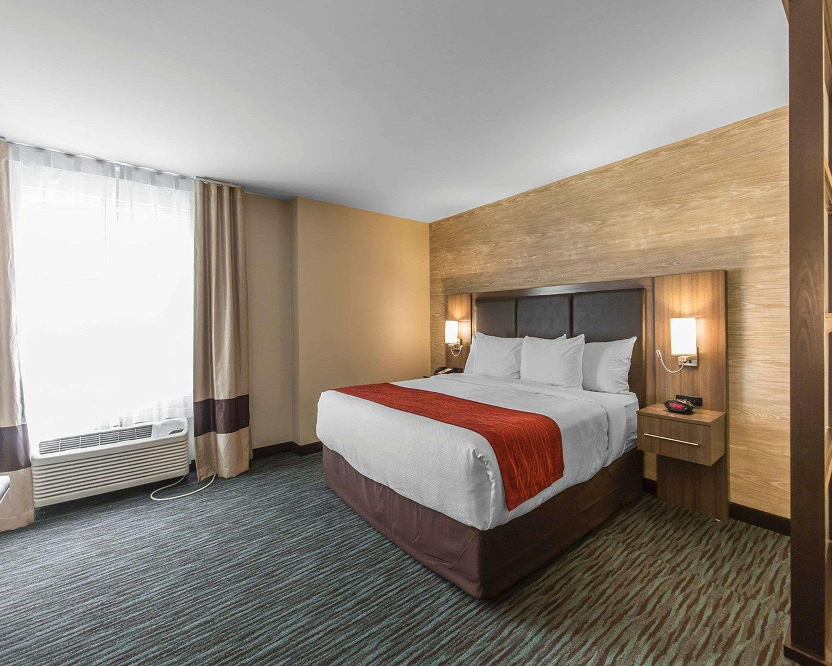 Comfort Inn & Suites Airport North YYC Eksteriør billede