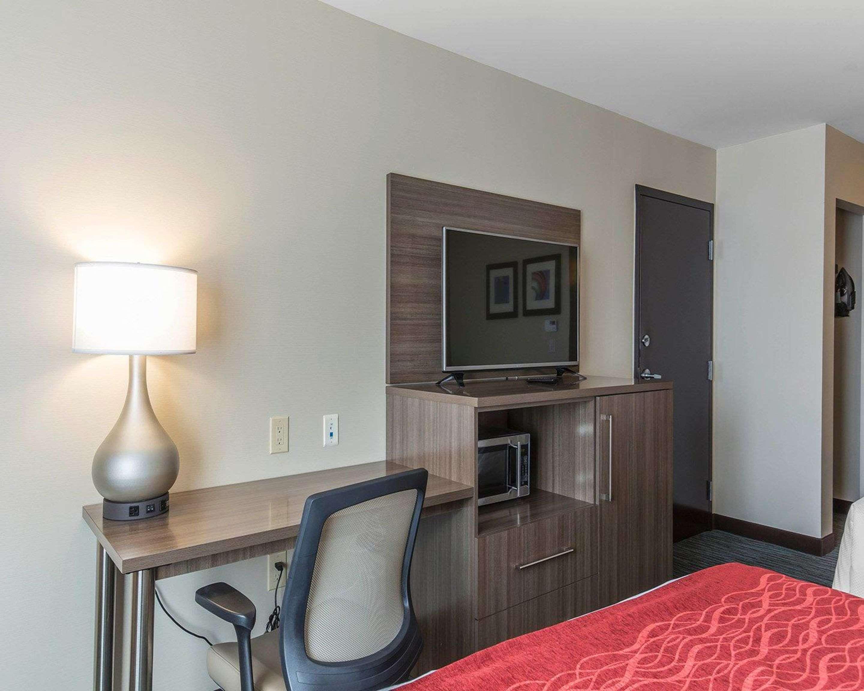 Comfort Inn & Suites Airport North YYC Eksteriør billede