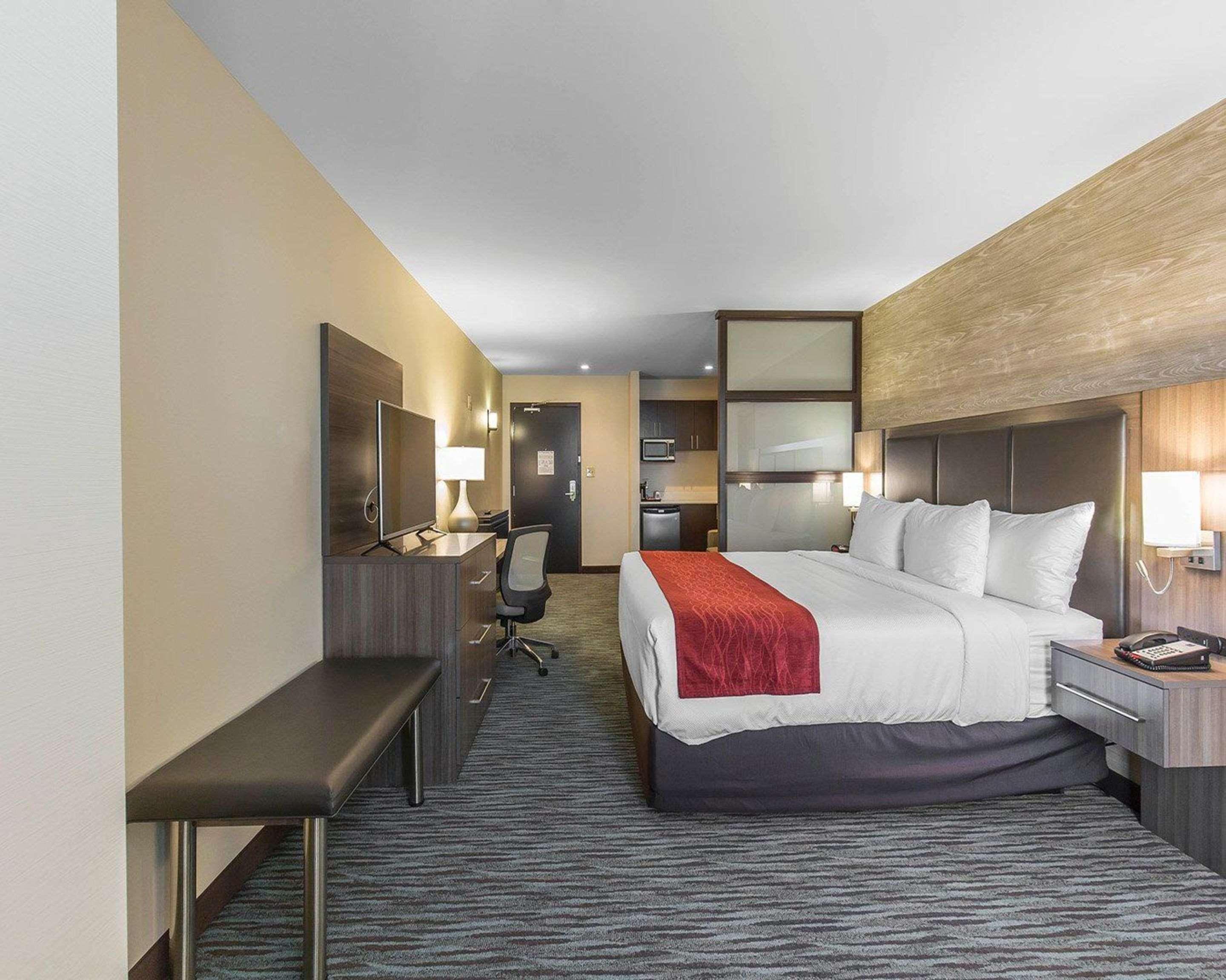 Comfort Inn & Suites Airport North YYC Eksteriør billede